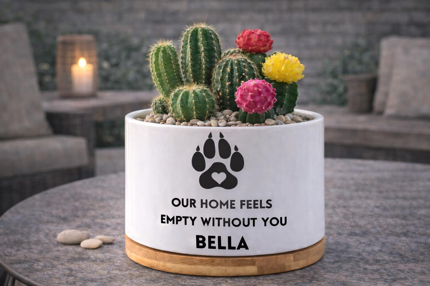 Close-Up Detail of Personalized Pet Memorial Planter, Dog Loss Sympathy Gift, Paw Print Remembrance Pot,Custom Cat Tribute Decor,Pet Lover Bereavement Keepsake, highlighting its decor planter look and listing presentation