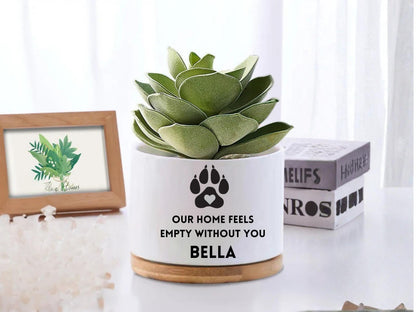 Scale Reference View of Personalized Pet Memorial Planter, Dog Loss Sympathy Gift, Paw Print Remembrance Pot,Custom Cat Tribute Decor,Pet Lover Bereavement Keepsake, highlighting its decor planter look and listing presentation